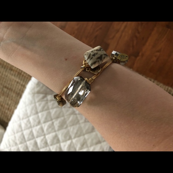 Two Borboun and Bowties Bracelets Gray and Cream - Picture 3 of 6